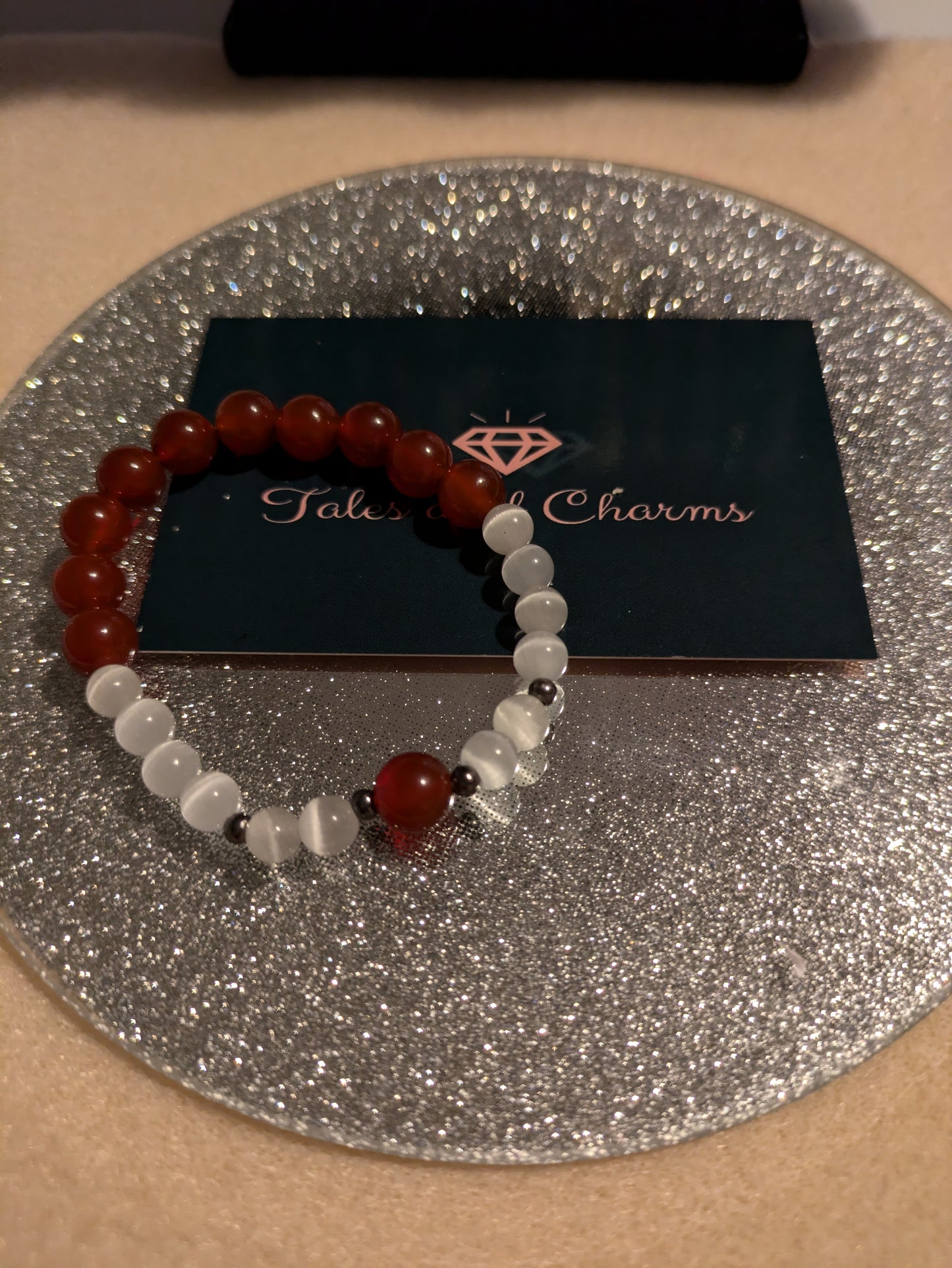Carnelian & White Cats Eye bead bracelet